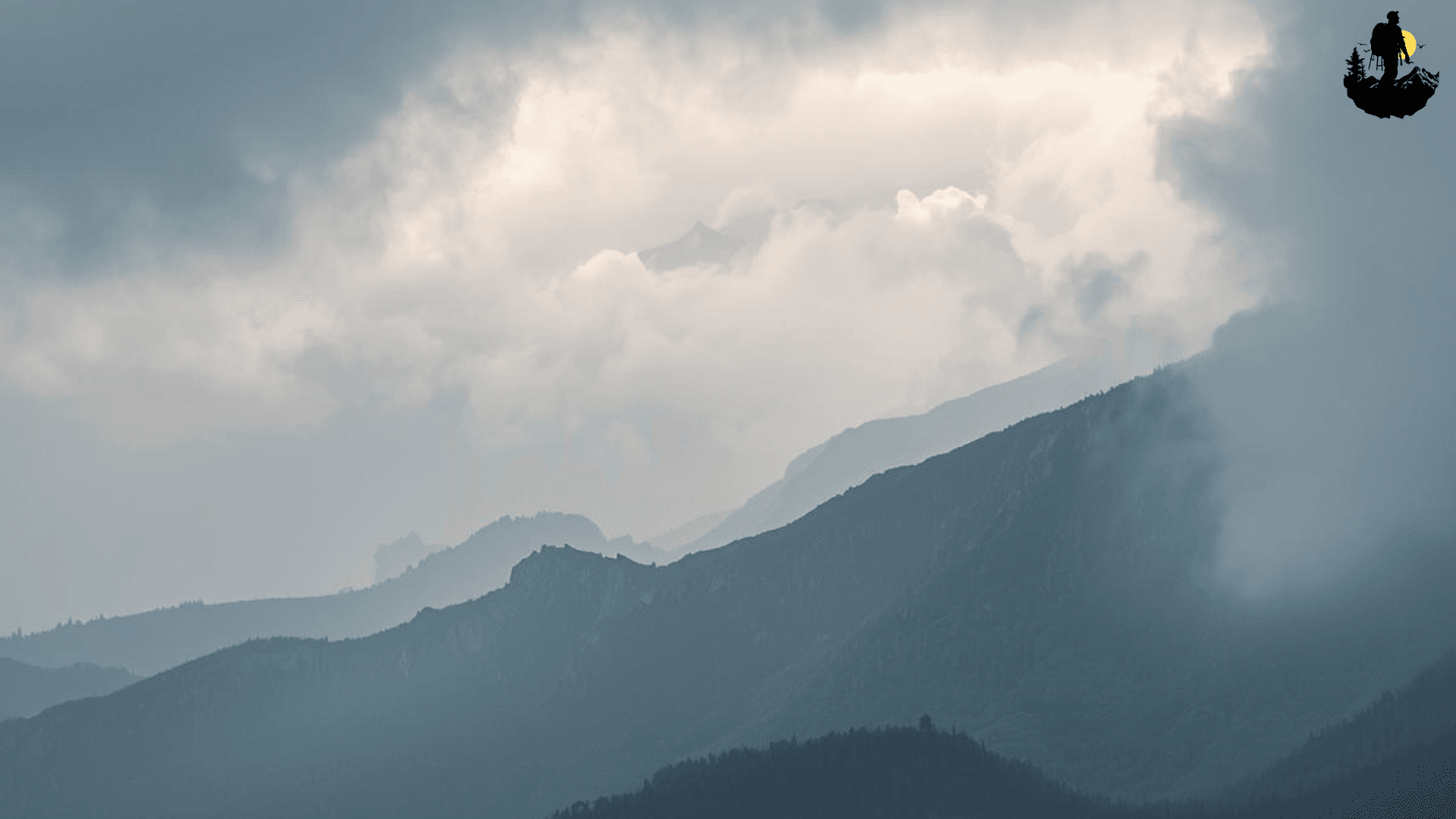 Fog and Mist Photography in Mountain Ranges: 8 Techniques That Work